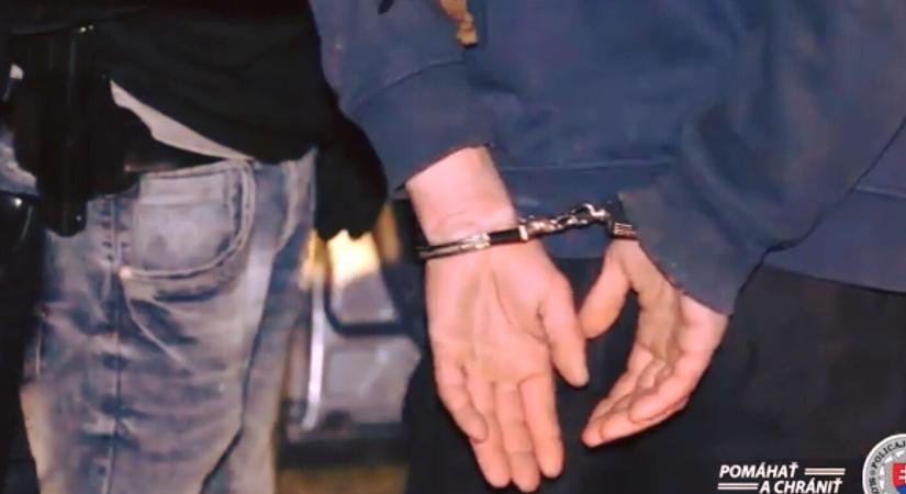 Csak lövések állították meg az embercsempészt