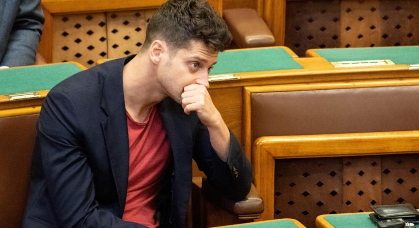 Kele János Ungár Péternek: Tudom, hogy ostobának tartasz minket, Péter, de hidd el, nem vagyunk azok
