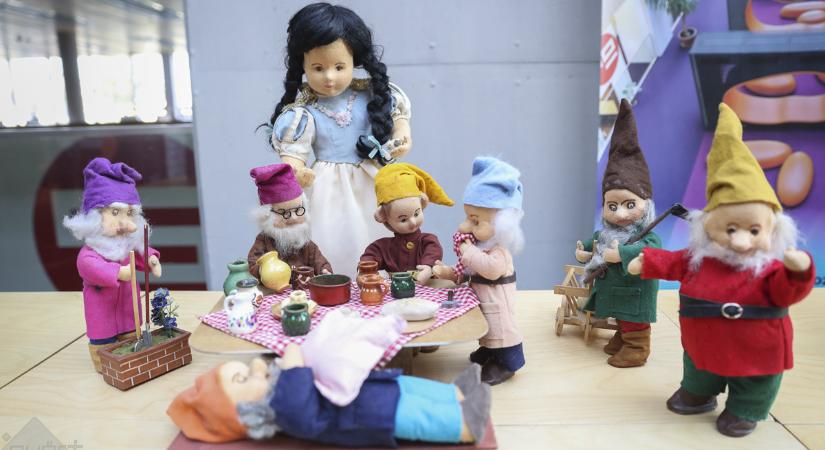 Meséljenek a mackók és a babák!