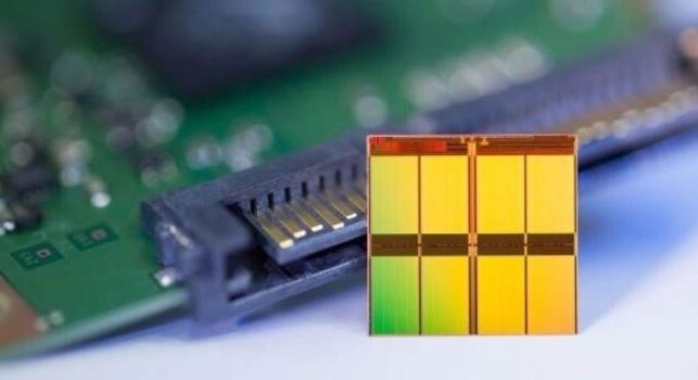 Teljesen lelassul az árcsökkenés a NAND flash lapkák piaca