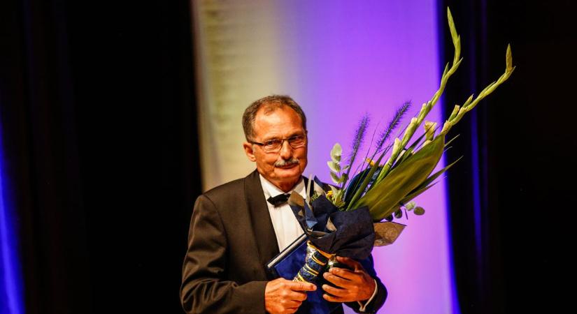 Évtizedek óta dolgozik a MÁV Kórházért és a betegekért az Ezüst Pelikán Díjjal kitüntetett dr. Rudner Ervin