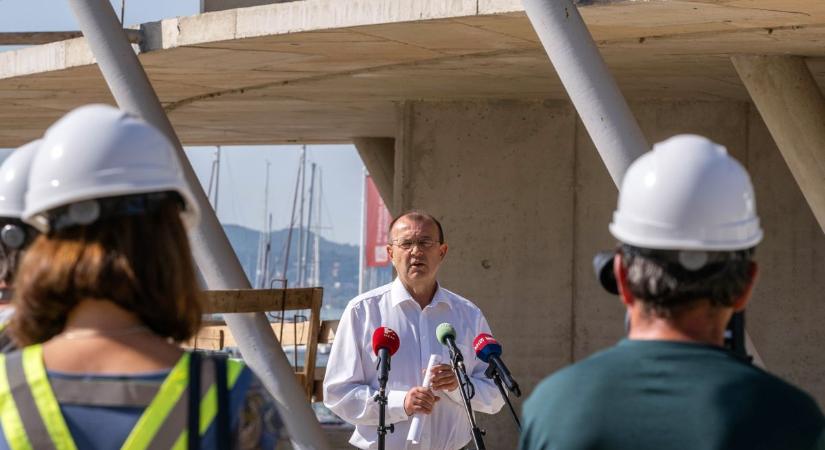 A világ Balatonfüredre figyel: Csillagok vitorlásokban