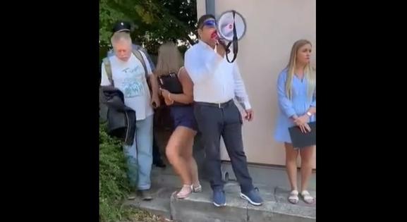A végrehajtók elárverezték a soroksári gimnázium épületét
