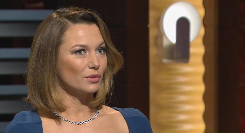 Tomán Szabinát egy másik férfival fotózták le, sugárzik a boldogságtól az ország egyik leghíresebb üzletasszonya