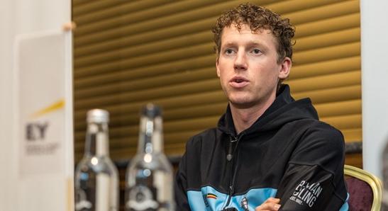 Súlyos balesetet szenvedett Valter Attila csapattársa, a holland Nathan Van Hooydonck