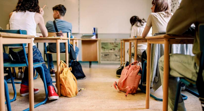 „A középiskolás gyerekemnek 5 órája volt a múlt héten. Nem naponta, összesen”