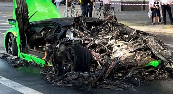 Nem bírta a késő nyári kánikulát egy Lamborghini Aventador - kigyulladt a forgalomban