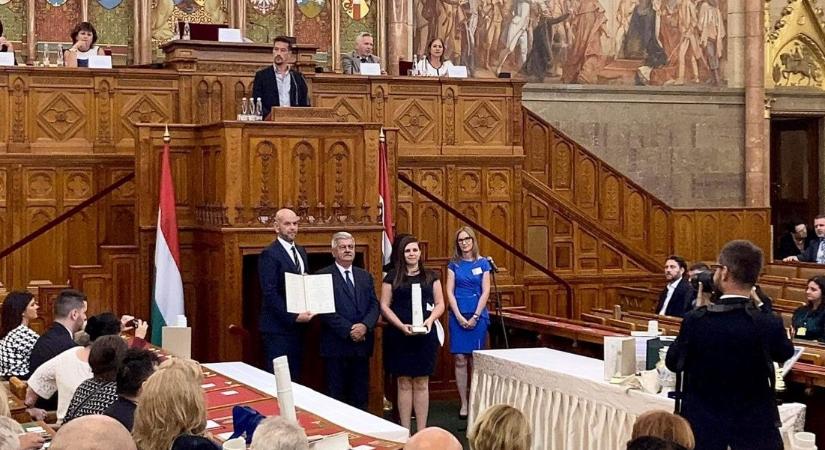 Zalakarosi gyógyvízből készült kozmetikumokat díjaztak a parlamentben