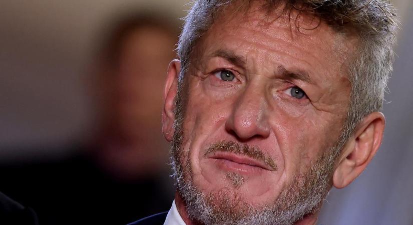 Sean Penn teljesen lecsúszott? Az Oscar-díjas világsztár mezitláb slattyogott New York utcáin - megdöbbentő fotók
