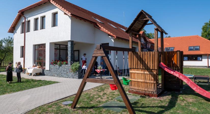 Elkezdődött az oktatás a magyar állami támogatással épült bánffyhunyadi magyar óvodában