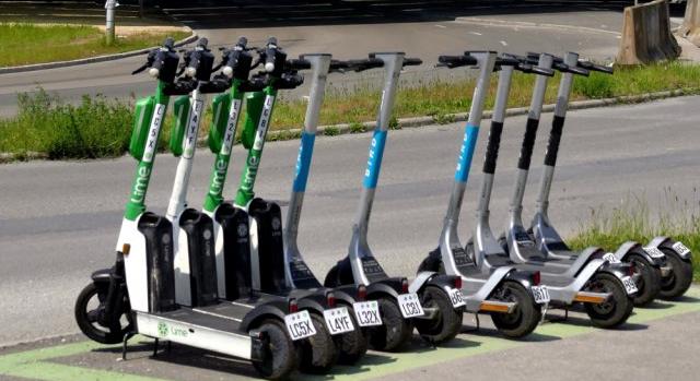 A KRESZ módosításával komoly kiadás várhat a hazai elektromos rolleresekre