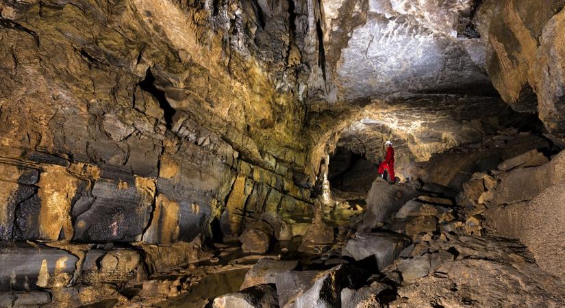 Ezerméteres mélységben mentették meg a barlangász életét