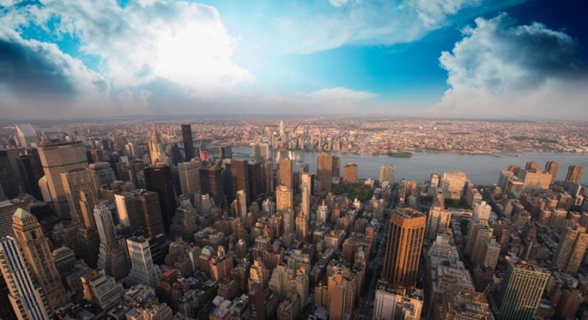 Elképesztő égi jelenség sejlett fel New York felett 9/11 évfordulóján - Fotók