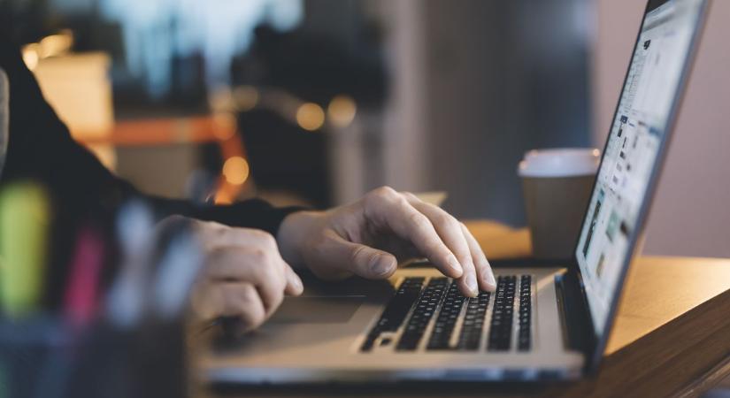 Csalás: álkérdezőbiztosok végeznek közvélemény-kutatást a kecskeméti önkormányzat nevében