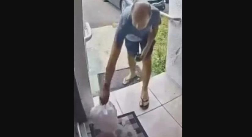 Gyomorforgató videón, ahogy egy futár beleköp ügyfele ételébe