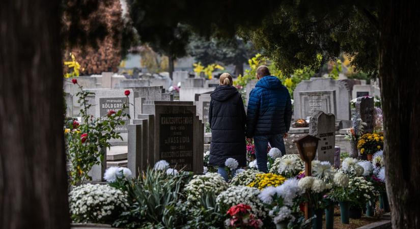 Ön kiásná elhunyt szerette sírját, hogy ezzel spóroljon a temetése költségein?
