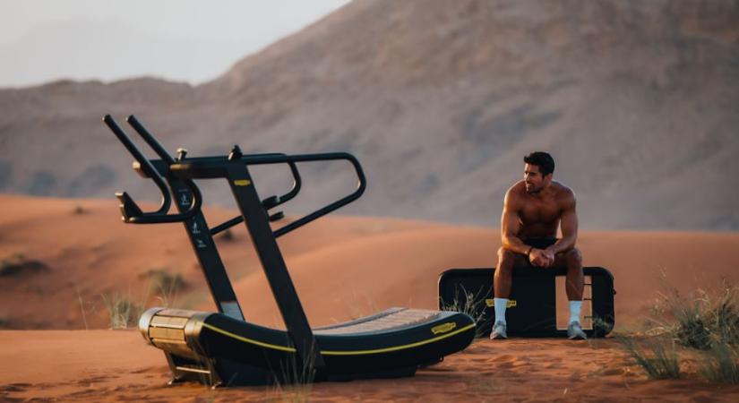 Különleges helyszínen mutatkozott be a Technogym legújabb futópadja