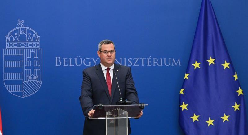 „Ha rajtam múlna, lenne államosítás” – Az egészségügyi államtitkár szerint nem jut a költségvetésből az orvosok béremelésére