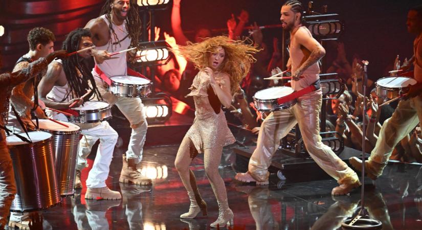 Shakira elképesztő üzenettel döngölte földbe Piquét