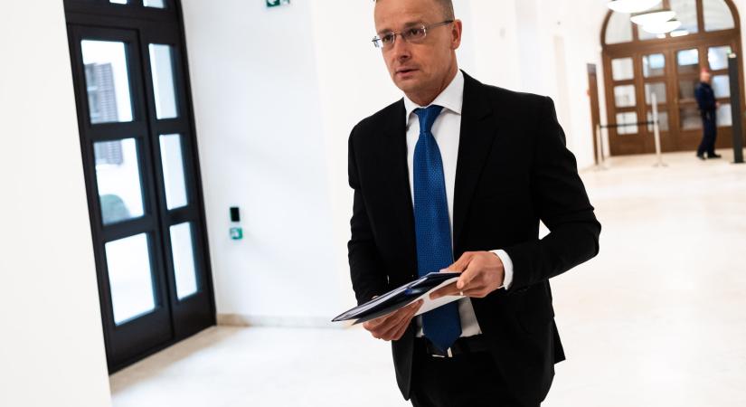 Az EP elítélte Szijjártót, a mininszter korruptozással vágott vissza