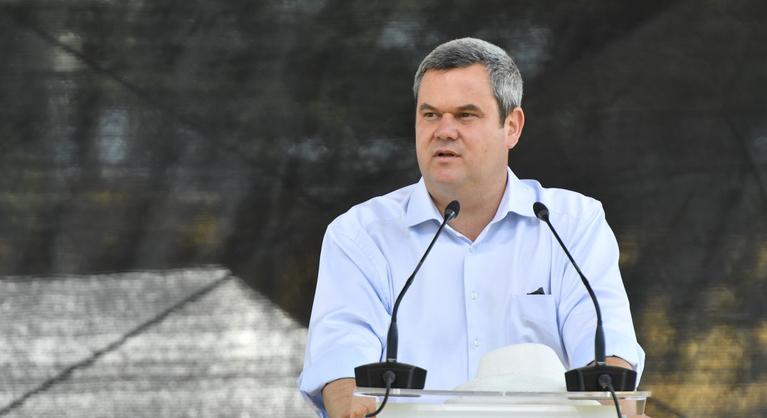 Egészségügyi államtitkár: Ha rajtam múlna, lenne államosítás