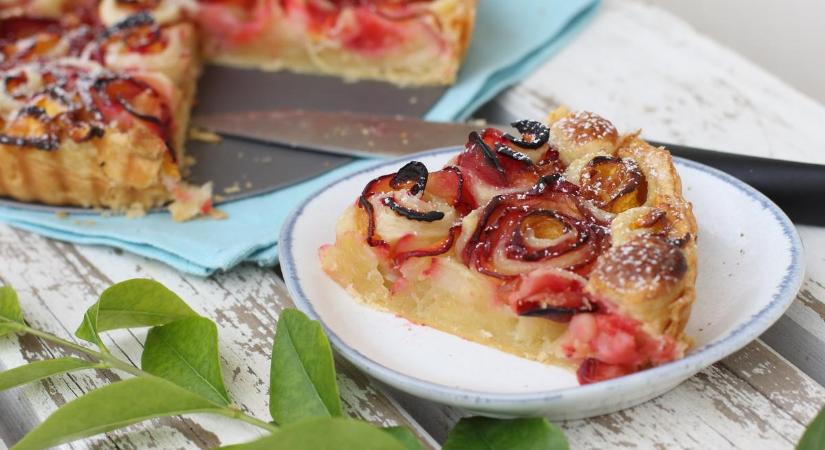 Segít a leveles tészta: rózsás szilvatorta recept