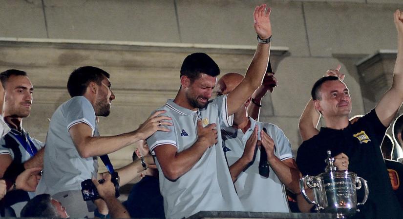 Tízezrek ünnepelték, nem is bírta zokogás nélkül Novak Djokovic - videó