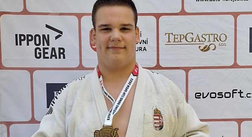 Aranyérmet szerzett pályafutása első nemzetközi megmérettetésén Csikós László