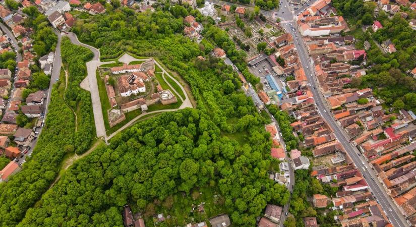 Népszerű látványosság a megnyitott brassói Fellegvár