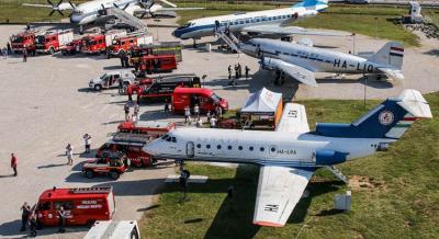 Mintegy ötven kéklámpás jármű költözik szombaton az Aeroparkba