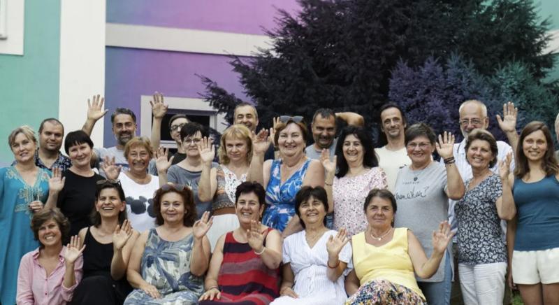 Öltöztesd föl a Kalocsa Kamarakórust! – A huszonöt éves énekkar fellépő ruhára gyűjt