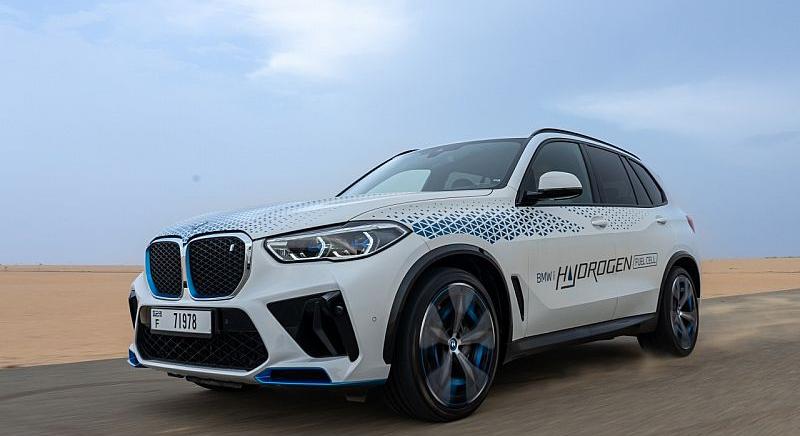 Sivatagi teszten bizonyított a hidrogénes BMW