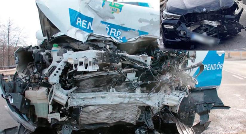 VIDEÓ: 120 km/h-val csapódott a rendőrök autójába a BMW-s, majd elbújt egy bokorban