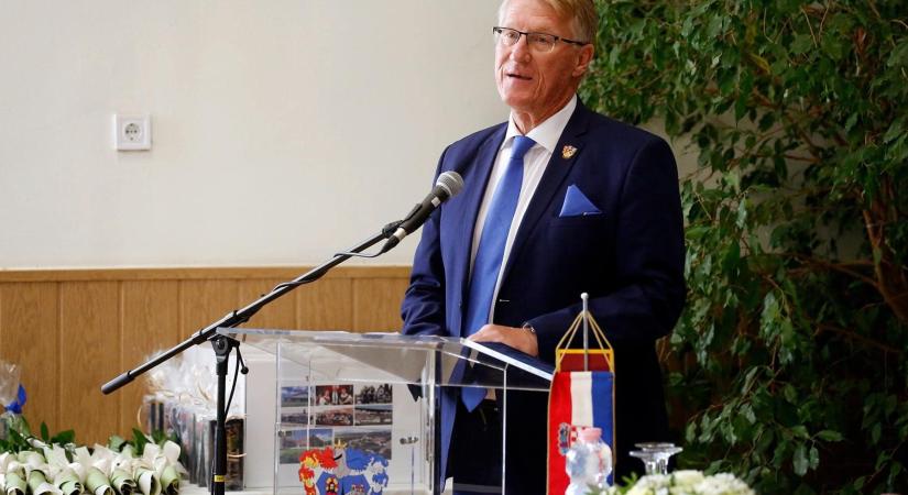 Hűtlen kezeléssel gyanúsítják, de nem mond le, sőt, újraindul a kozármislényi polgármester