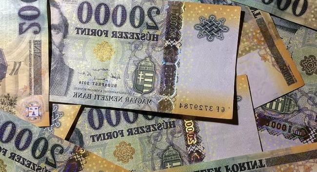 Vádemelés egy kismarjai alapítvány kurátorával szemben