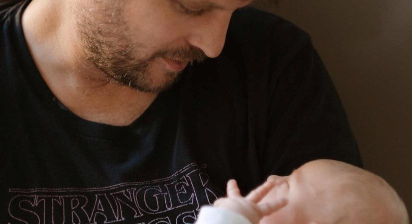 Puskás-Dallos Bogiék ismét megmutatták a kisbabájukat