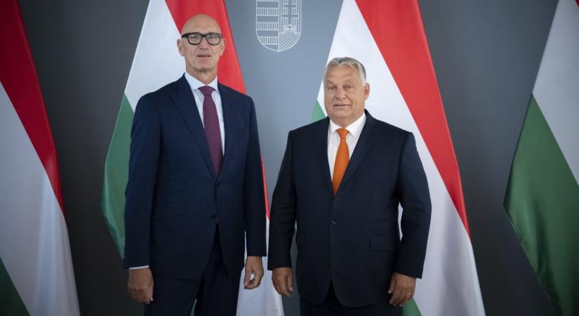 Orbán a német és a magyar Telekom vezetőivel tárgyalt