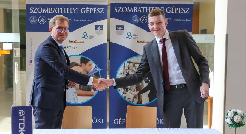Kezdettől valódi piaci ismereteket szerezhetnek – Aláírták a duális gépészmérnöki szerződéseket