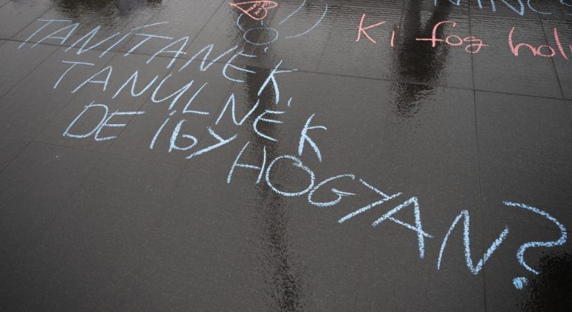 Két hetük maradt a tanároknak eldönteni, hogy a pályán maradnak-e