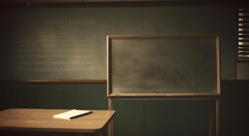 Új iskolát kell keresniük a végrehajtók által kilakoltatott Qualitas Gimnázium diákjainak