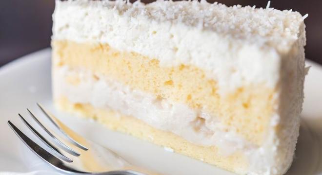 Hófehér desszertcsoda: kókuszhabos-csokis torta