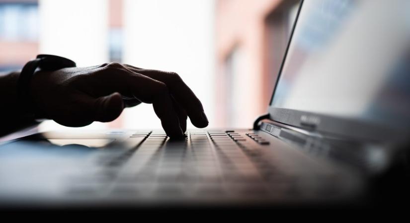 Marketplace-n csalták ki a pénzét egy budapesti nőnek, majd személyi kölcsönt vettek fel a nevében
