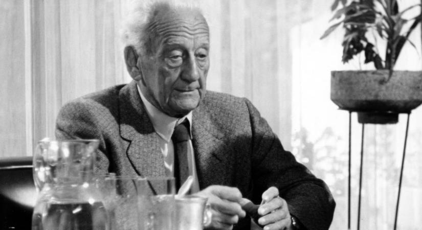 Az emberiség szolgálatában – Szent-Györgyi Albert 130 éve született