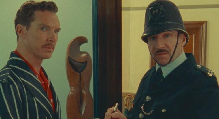 Benedict Cumberbatch lubickol Wes Anderson kisfilmjében, itt az első trailer