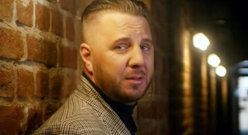 Zámbó Krisztián akkorát ütött, hogy a fal adta a másikat