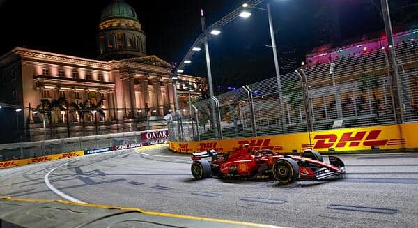 Ferrari a pole-ban, sehol nincs a Red Bull a szingapúri időmérőn