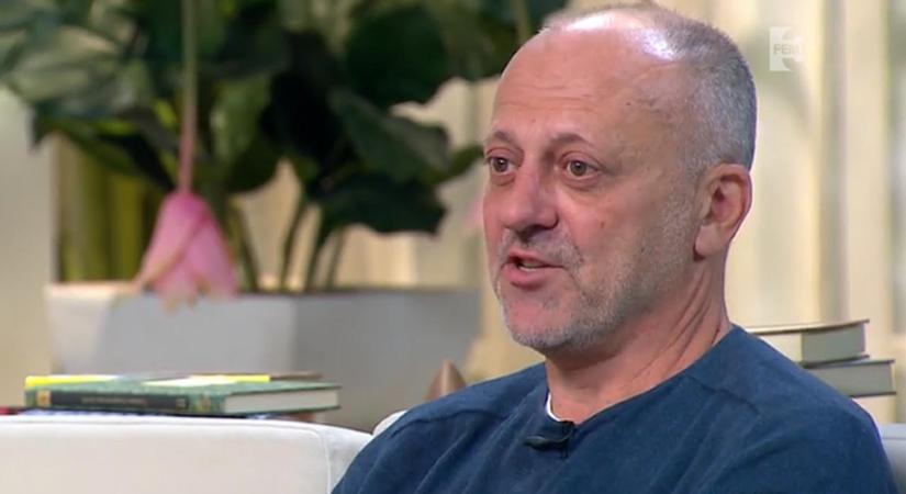 A 61 éves Doszpot Péterre még ma is rámozdulnak a nők, akár még a felesége jelenlétében is
