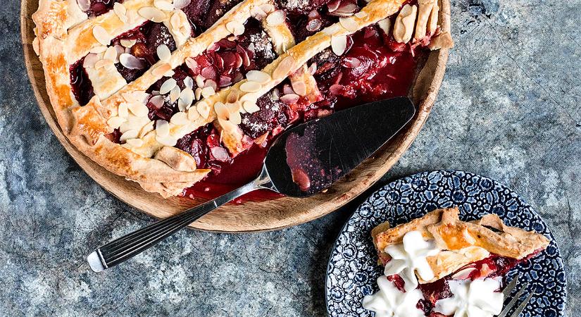 Szilvás, mandulás pite, a kényeztető hétvégék főszereplője