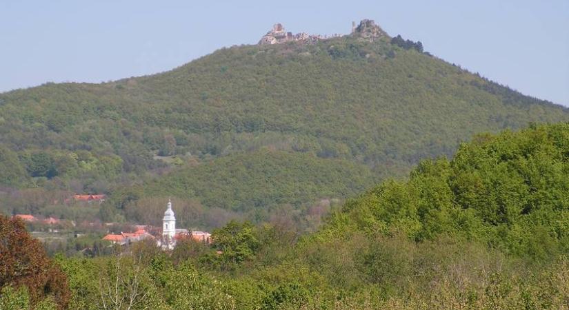 A 100 fős magyar falu környéke festményre illik: Mogyoróskát imádják a kirándulók