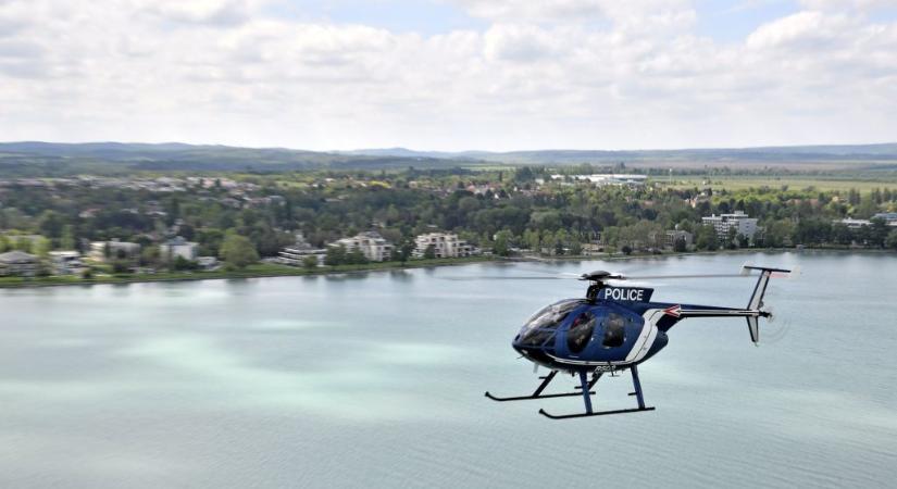 Emiatt zuhanhatott a Balatonba a rendőrségi helikopter